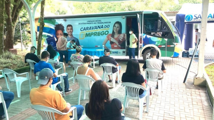 Nesta semana teve Caravana do Emprego em Araranguá / Foto: Gregório Silveira / 4oito