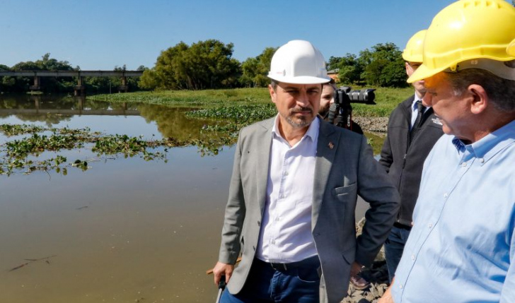 Governador Carlos Moisés e prefeito Joares Ponticelli fazem inspeção nas obras da ponte Prefeito Stélio Cascais Boabaid, que vai ligar Tubarão a Capivari de Baixo / Foto: Mauricio Vieira / Secom