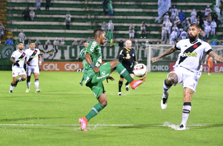 Chape e Vasco ficaram no 0 a 0 em Chapecó / Foto: Júlia Galvão / ACF