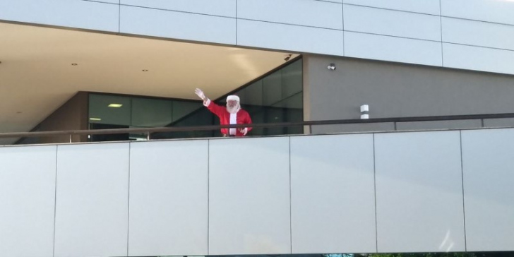 Papai Noel na sede da Construtora Fontana (foto: Arthur Lessa)