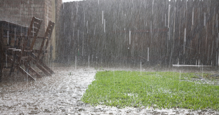 Temporais perdem força neste sábado, mas a chuva persiste durante praticamente todo o dia | Foto: Canva/4oito