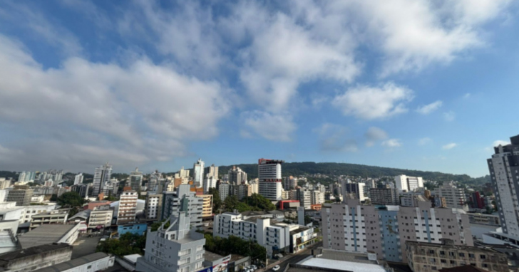 Previsão do tempo indica calor e chuva isolada | Foto: Sophia Rabelo / 4oito