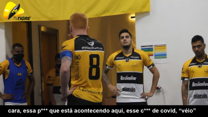 Situação do mordomo Cesário foi assunto no vestiário do Criciúma antes do jogo de sexta / Reprodução / TV Tigre