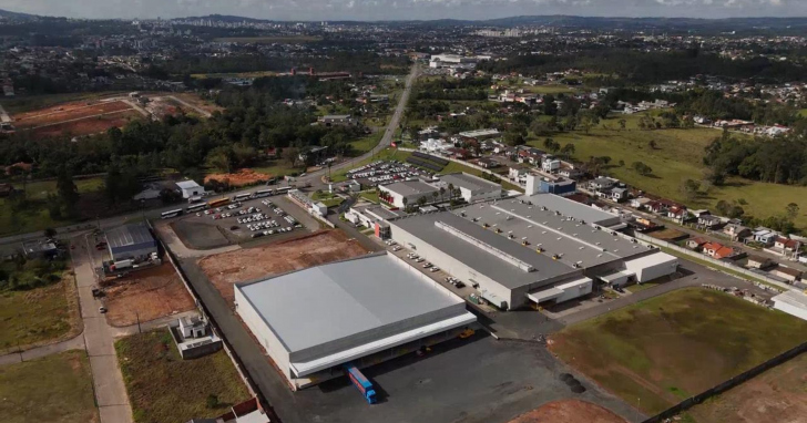 companhia projeta alcançar uma capacidade de até 6,5 milhões de peças produzidas por ano até 2030 I Foto: Divulgação/4oito