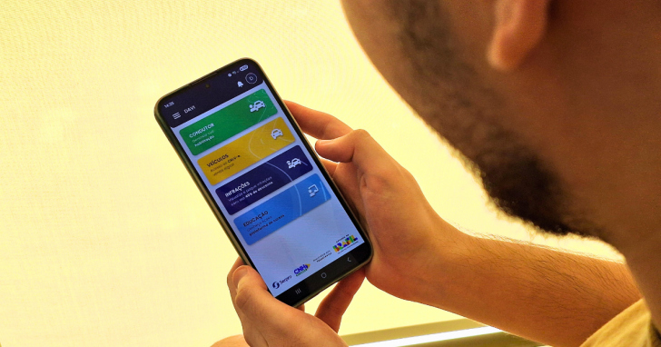 Carteira Digital de Trânsito reúne a CNH e o CRLV | Foto: Luiza Salvador/4oito