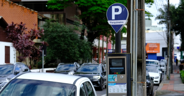 Estacionamento rotativo é utilizado em 69 ruas de Criciúma | Foto: José Demathé/4oito