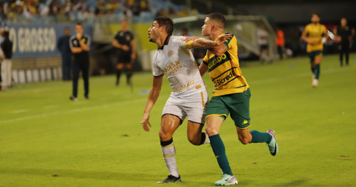 Bola rola a partir das 19h30, no Estádio Heriberto Hülse | Foto: Celso da Luz/Criciúma