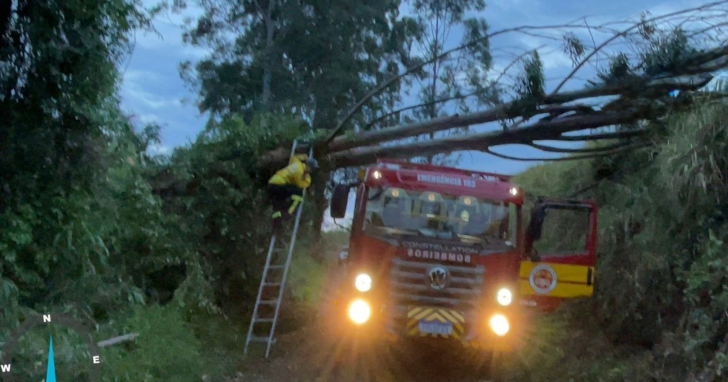 Granizo e ventos fortes causaram estragos em SC neste sábado (29) I Foto: Divulgação/4oito