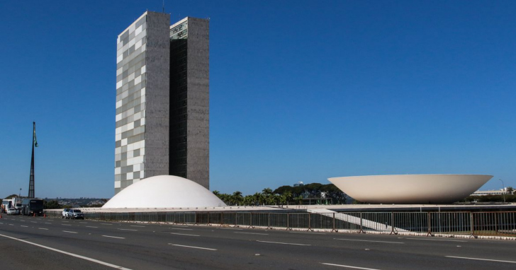 Congresso vota no fim da escala 6x1 e no fim da 