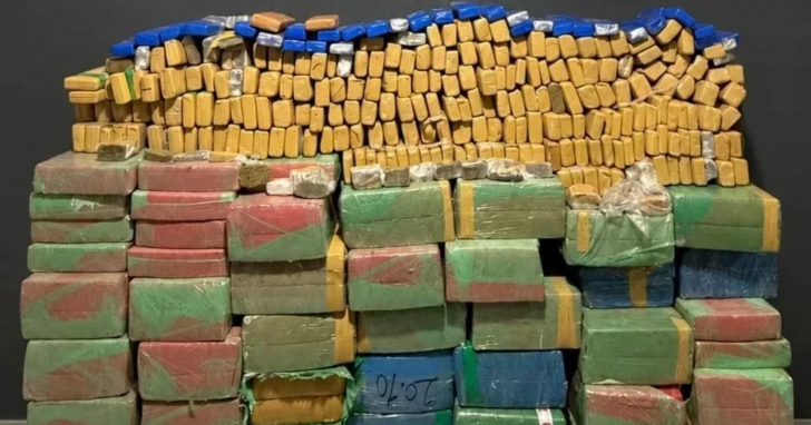 Foram apreendidos cerca de 1.160 quilos de maconha em imóvel na localidade de Laranjal, em Jaguaruna | Foto: Divulgação/4oito