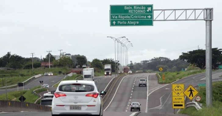 Alças de acesso entre a Via Rápida e a Antônio Darós terão interdições temporárias a partir de segunda-feira (28) | Foto: Daniel búrigo/A Tribuna