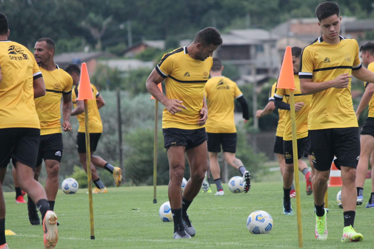 O Criciúma treina à espera do Goiás / Foto: Celso da Luz / Criciúma EC