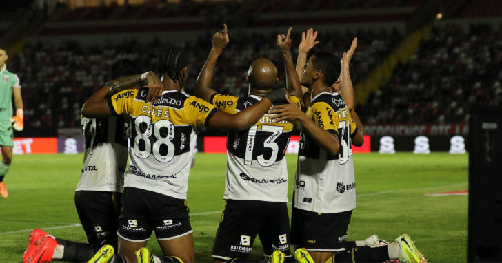 Waguininho marcou o gol carvoeiro, na metade do segundo tempo | Foto: Celso da Luz/Criciúma