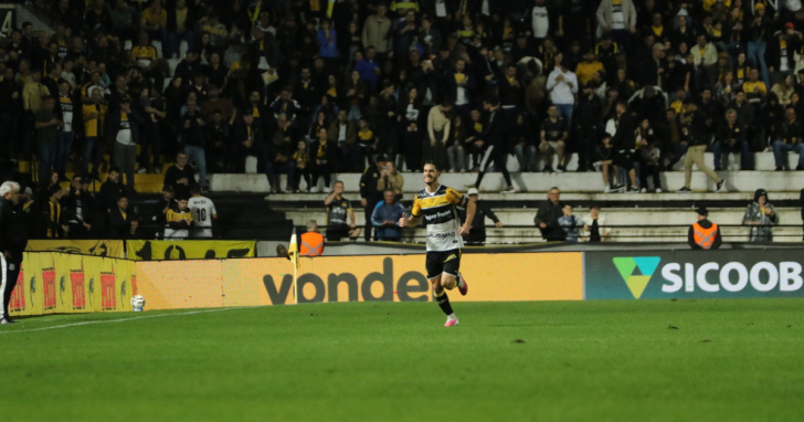 A vitória levou o Tigre para a quarta colocação, empatado com o terceiro colocado Vila Nova, que ainda joga nesta rodada | Foto: Celso da Luz/Criciúma E.C.