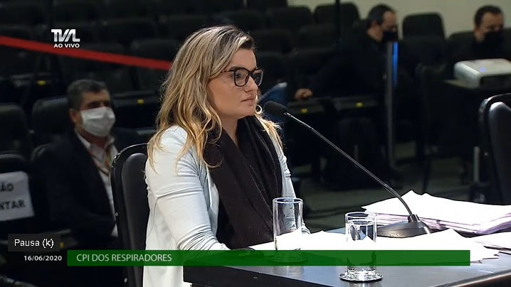 Débora Brum foi depor sem companhia de advogados (Foto: Reprodução)