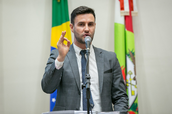 Deputado Felipe Estevão tentará segundo mandato na Alesc / Foto: Rodolfo Espinola / Agência AL