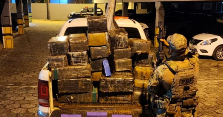 PRF apreende quase uma tonelada de maconha na BR-153 | Foto: Divulgação/PRF