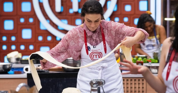 Jéssica Cruz, natural de Criciúma e moradora de Laguna, segue fazendo história no MasterChef Brasil | Foto: Reprodução redes sociais/4oito 