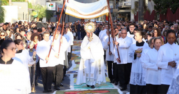Celebração de Corpus Christi reúne fé, arte e trabalho comunitário I Foto: Foto: Diossese de Criciúma/Divulgação/4oito