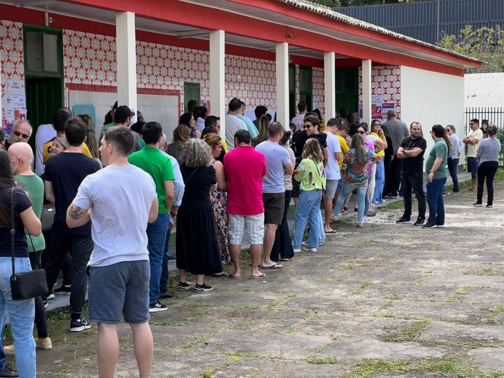 Foto: Vários municípios registraram fila nas seções de votação / Matheus Reis / 4oito / EcoCria