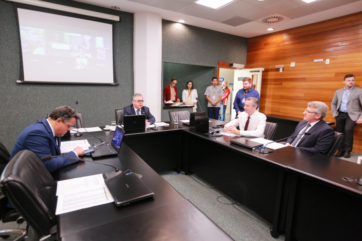 Municípios apresentam diagnóstico de obras paradas em audiência pública nesta terça. Foto: Vicente Schmitt/Agência AL