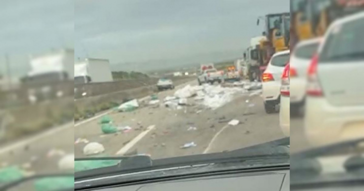 Grave acidente na BR-101 em Sangão deixou uma pessoa em estado grave | Foto: Especial/4oito