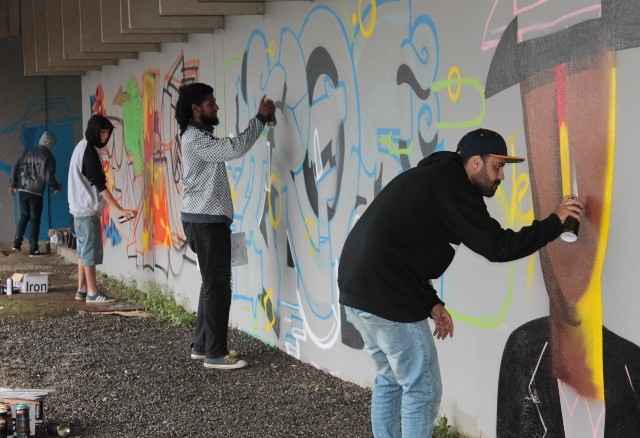 Os grafites feitos no evento de hip hop em 2014 / Divulgação