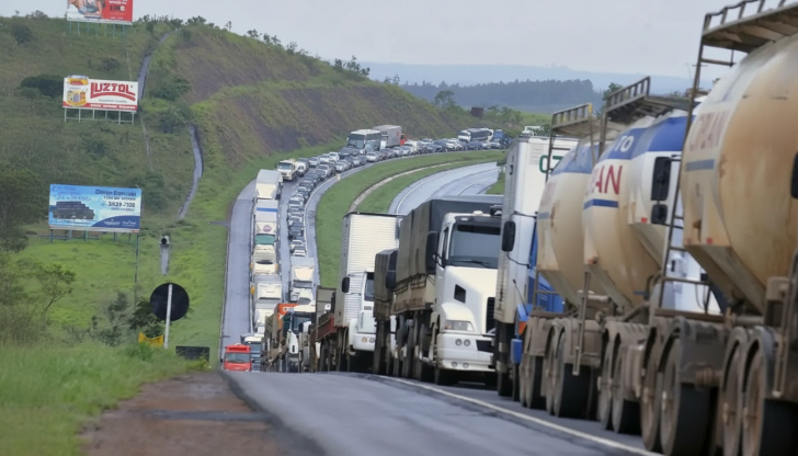 Risco de greve dos caminhoneiros cresce com alta do diesel | Foto: Valter Campanato/Agência Brasil
