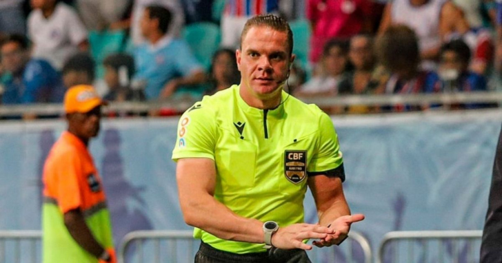 Gustavo Ervino Bauermann apita o clássico entre Criciúma e Joinville | Foto: Donaldo Hadlich/Divulgação/4oito