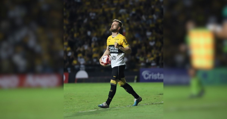 Lateral está no Criciúma desde 2022 | Foto: Celso da Luz/Criciúma
