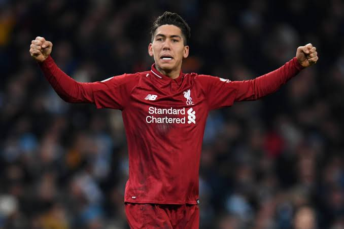 Firmino saiu do banco para confirmar classificação para os ingleses