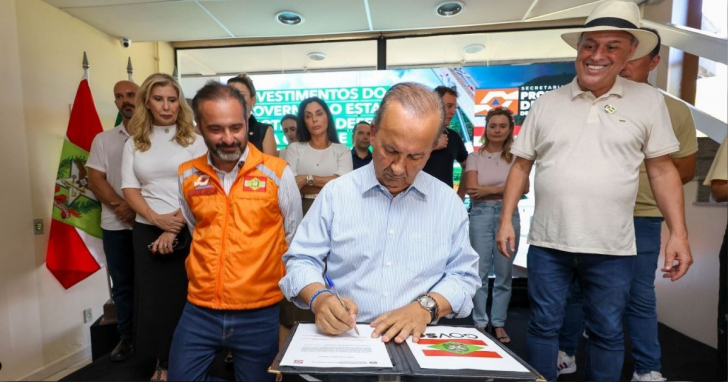 Jorginho Mello cumpre agenda também em Nova Veneza nesta quarta (28) - Foto: Léo Munhoz/Agência SC