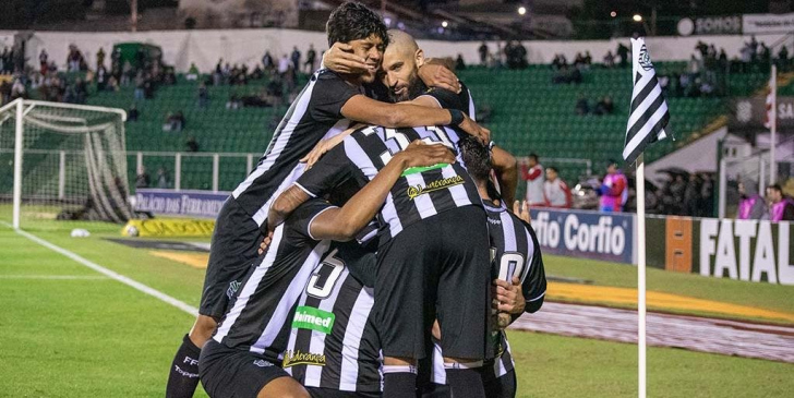 Dois pontos livraram o Figueira do rebaixamento (Foto Matheus Dias/ Figueirense)