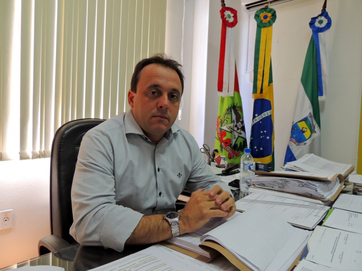 Juliano Duarte Campos enquanto prefeito de Governador Celso Ramos (Foto: Arquivo / Biguá News)