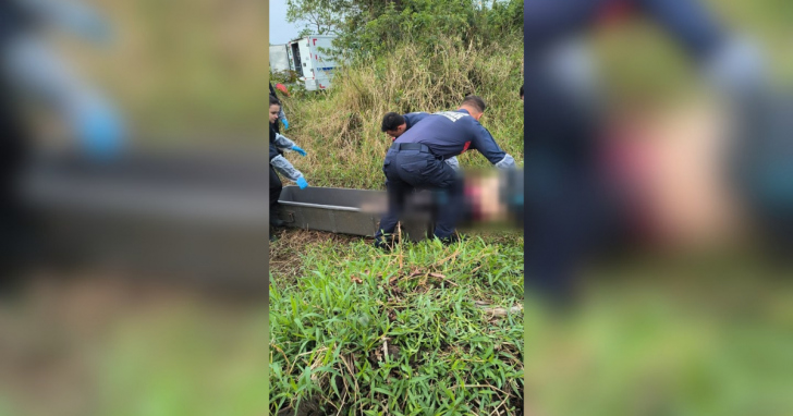 Bombeiros retiraram o corpo de um homem do Rio Cubículo, em Treze de Maio | Foto: Divulgação/Corpo de Bombeiros