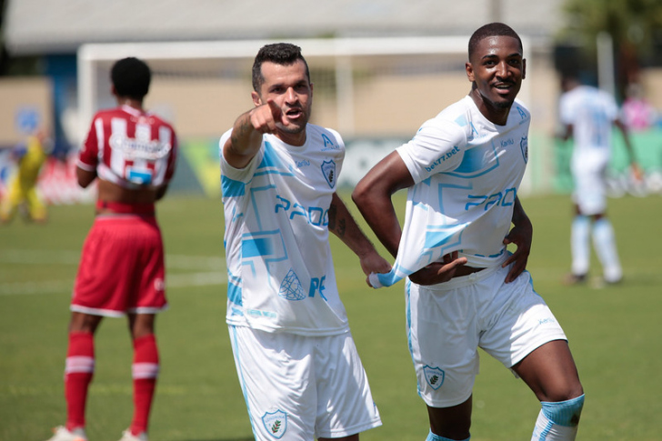 Londrina passou pelo Náutico no estádio do Café / Divulgação