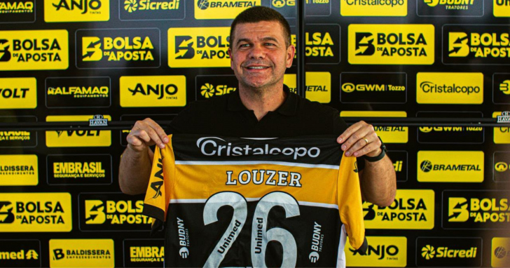 Umberto Louzer tem contrato apenas até o final de 2026 | Foto: Lucca Vieira/Criciúma