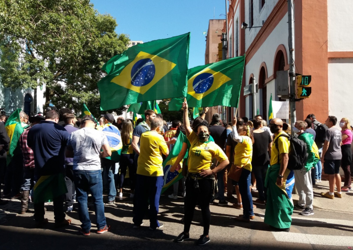 Apoiadores de Bolsonaro no Comando Militar do Sul, em Porto Alegre / Divulgação