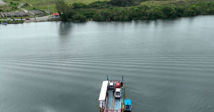 Atualmente, travessia é feita de balsa - Foto: Marllon Legnaghi/Secom SC