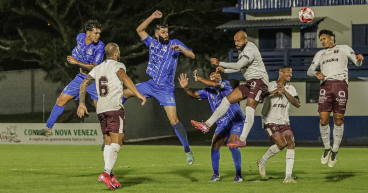 Zagueiro Rodrigo Milanez marcou o único gol do Caravaggio - Foto: Fabrício Júnior
