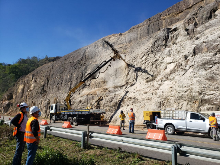 Obra de contenção no ponto 25 da SC-390, em Orleans / Divulgação