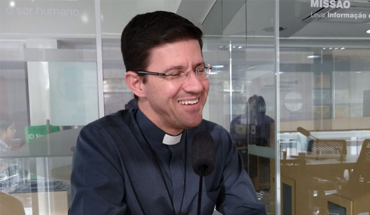 Padre Alírio Leandro (foto: Clara Floriano/ 4oito)