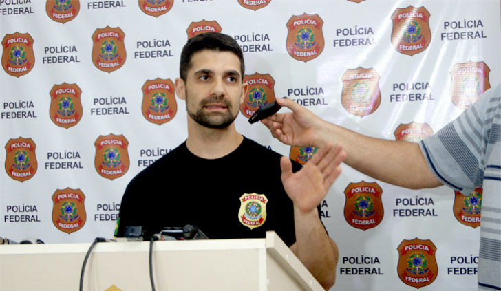Delegado Rafael Antônio Broietti explica Operação República Velha da PF (foto: Clara Floriano)