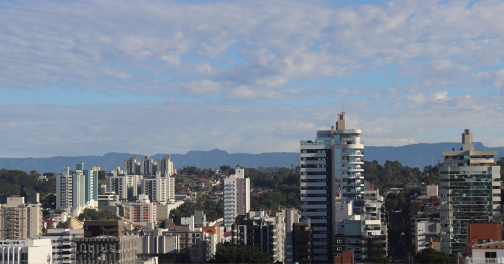 Tempo aberto predomina durante a semana - Foto: Davi Brabos/4oito