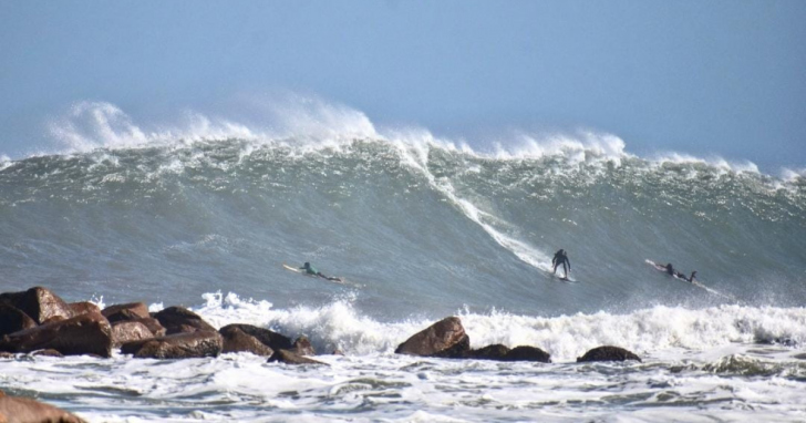 Campeonato de Surf na Praia do Cardoso se torna destaque do surf nacional com ondas de até 4 metros I Foto: Prefeitura de Laguna/ Divulgação/4oito 