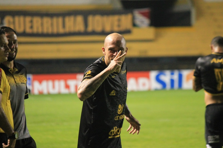 Silvinho comemora gol contra o São José, o primeiro no retorno ao Tigre (Foto: Celso da Luz / Criciúma EC)