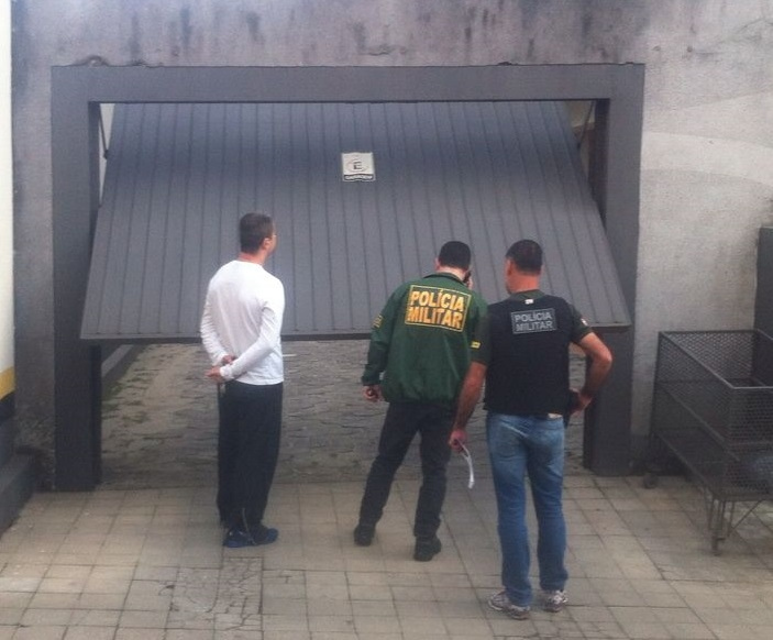 Ação do Gaeco prendeu o empresário Eduardo Milioli em casa (foto: Jotha Del Fabro / Som Maior FM)