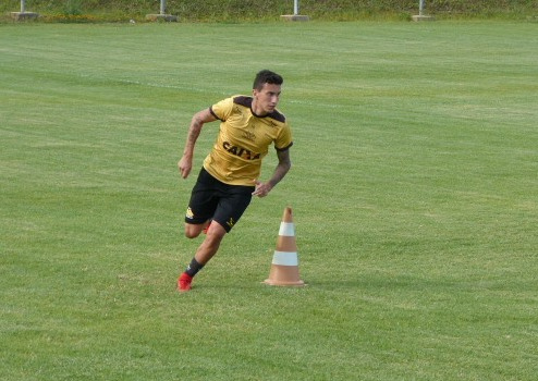 Dodi renova com o Criciúma. Barreto é o próximo