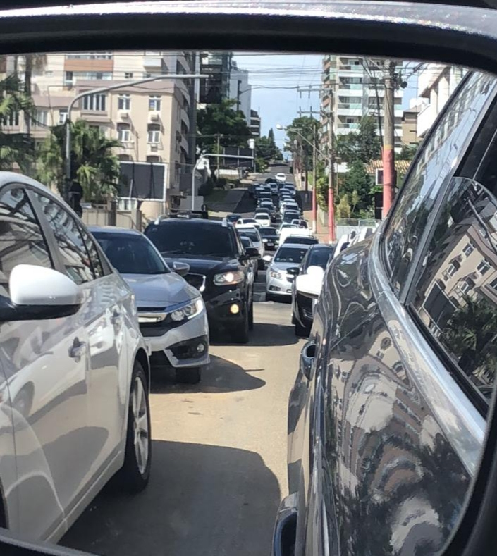 Alô Casan, o caos tem endereço