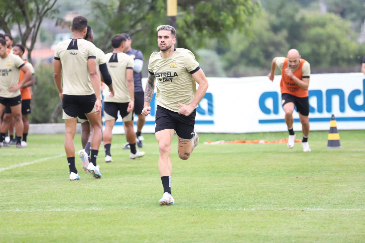 Criciúma deverá ter apenas uma mudança contra o Corinthians 